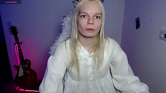 Emily_Nyaffee's cam snapshot