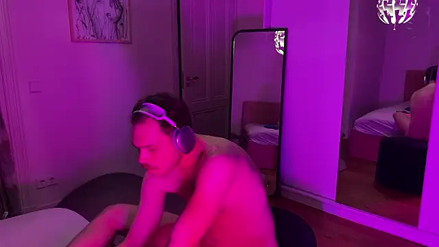 AlwaysHorneyxxx's cam snapshot