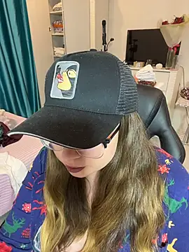 DienkaGreen live sex cam