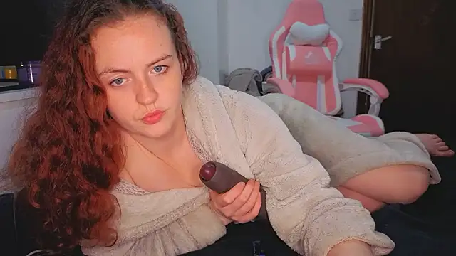 ENGLISHEMILY_69's cam snapshot