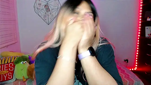 EllieMoonX's cam snapshot