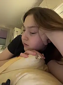 Charming_hamster_'s cam snapshot