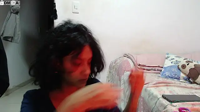 AlinaWoolf_'s cam snapshot