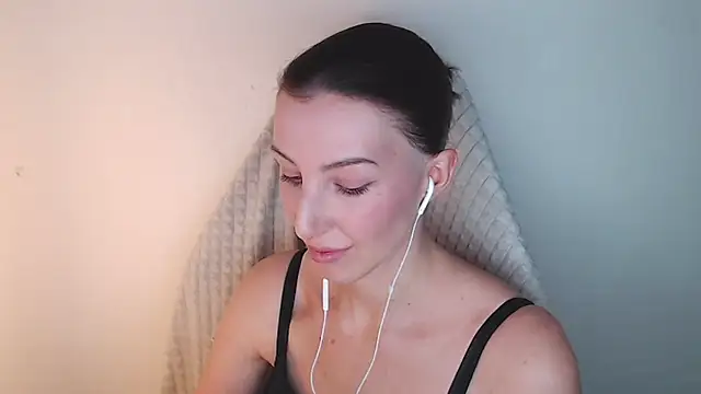 -Allure-'s cam snapshot