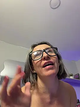 Yelena03 live sex cam