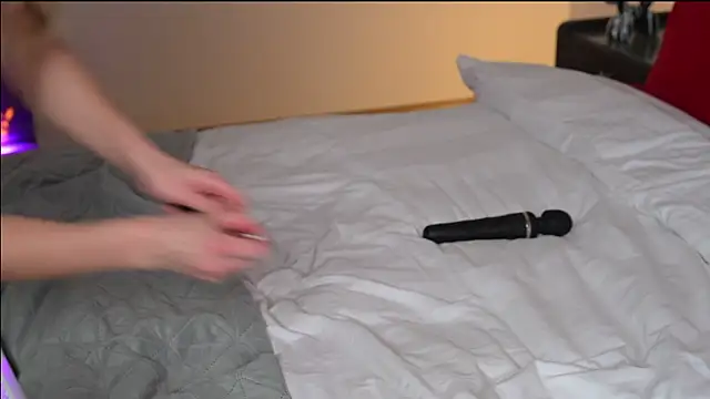 ella_twinkl's cam snapshot