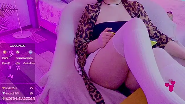 baby_debbie's cam snapshot