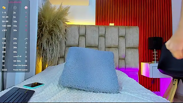 whitney_white_'s cam snapshot