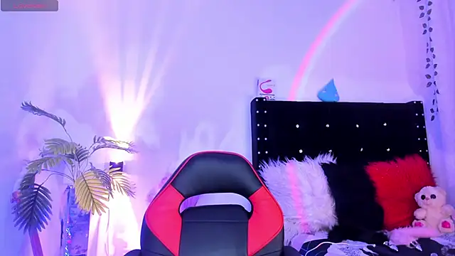 Cooperrosscute233 live sex cam