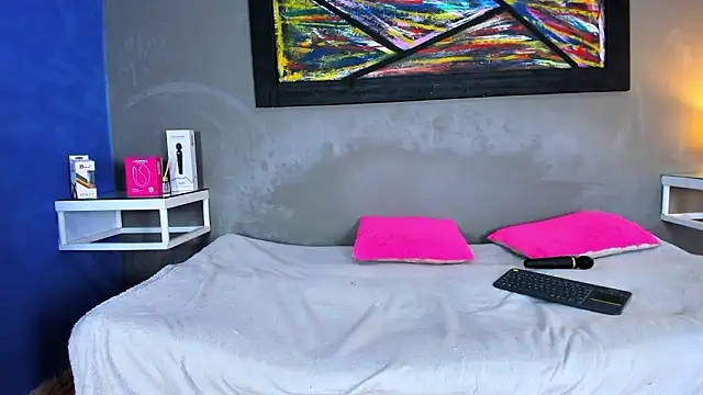 Charlotte_curvy_'s cam snapshot