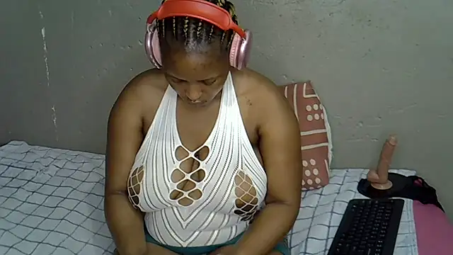 Bellabootie's cam snapshot