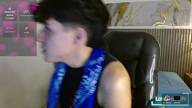 Dyla_n18 live sex cam