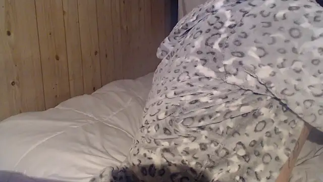 saraswirls69@xh live sex cam