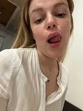 HarrietDart's cam snapshot