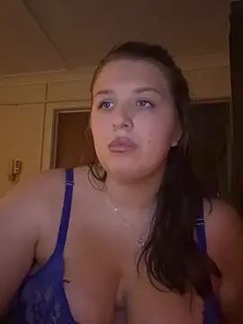 CutieCurvyGirlxo's cam snapshot