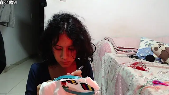 AlinaWoolf_'s cam snapshot