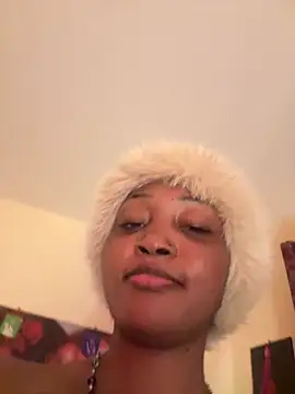 Ruthlessvee's cam snapshot