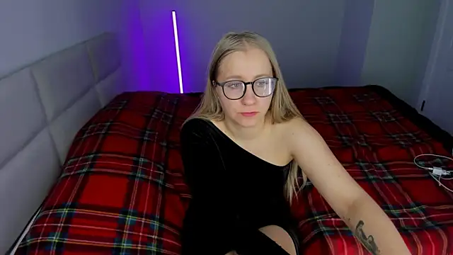 MilanaJune's cam snapshot