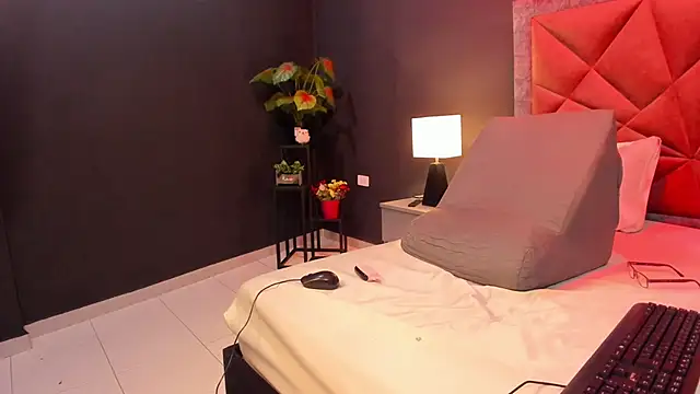 mia_milff's cam snapshot