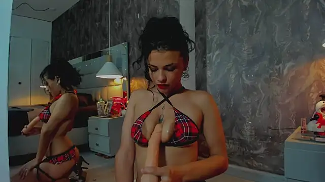 yiyisandoval's cam snapshot