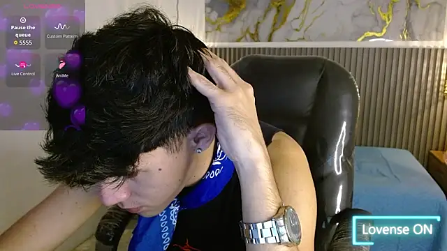 Dyla_n18 live sex cam