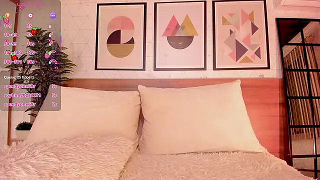 LunaRuso's cam snapshot