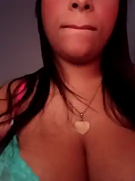 M_eduardabigcurvyplus's cam snapshot