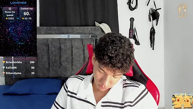 Maximiliano_Khalil live sex cam