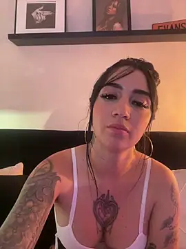 EmmyEvans1 live sex cam