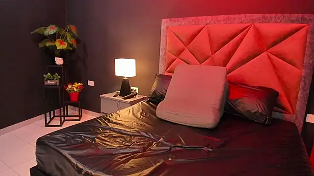 mia_milff's cam snapshot