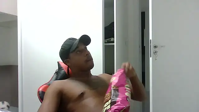 JUNINHOLEKEJR's cam snapshot