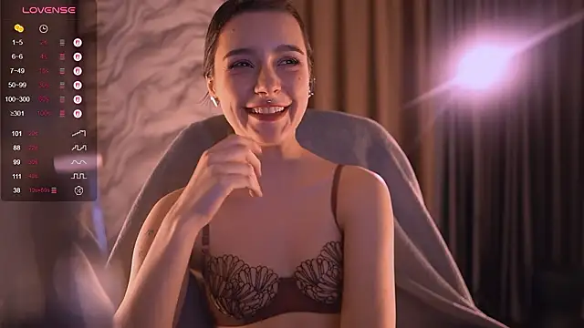 ElizabethMilller_'s cam snapshot