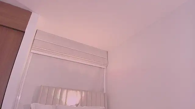 ArianaReynoldss's cam snapshot