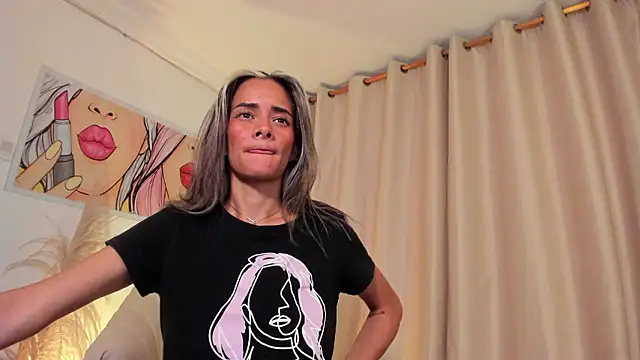 SkiinnyAna live sex cam