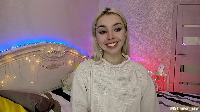 LillyMoure_'s cam snapshot