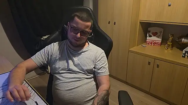 kevinnlovelly live sex cam