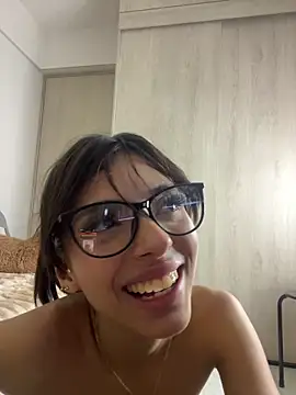 ZaraLuuv's cam snapshot