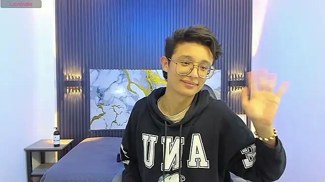 SantiagoRusso18's cam snapshot