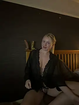 Blonde-Bella-XX's cam snapshot