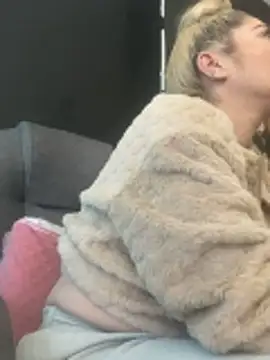 viktoria_davis_'s cam snapshot