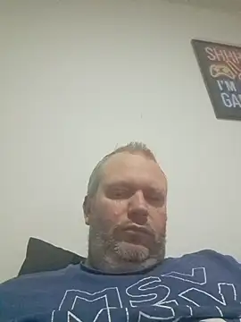 ShyBoy1982 live sex cam