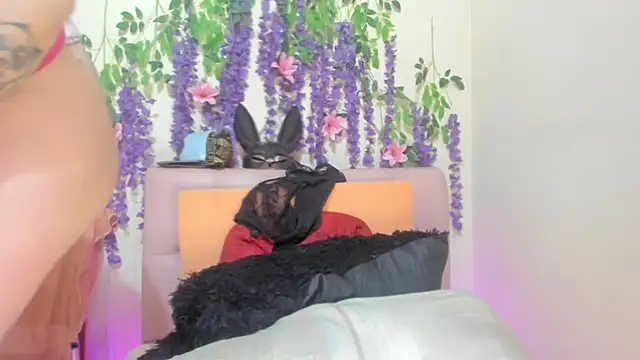 Lunabunnycreamy's cam snapshot