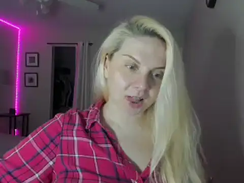 HappyIva's cam snapshot