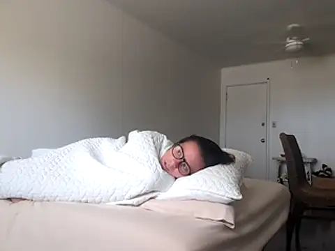 Erikaz2025's cam snapshot