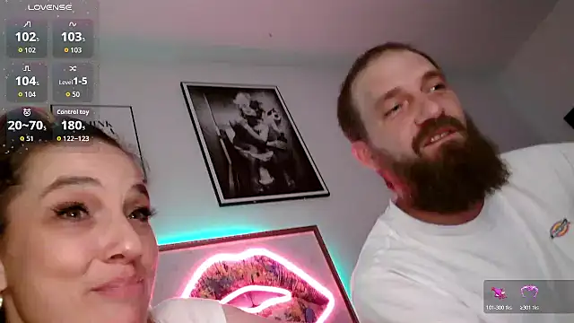 XBellaXundXUweX live sex cam