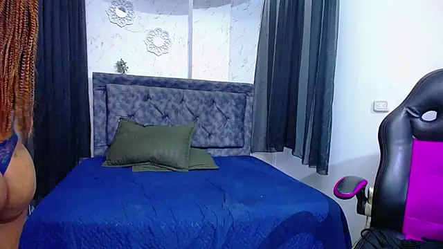 mia__thomson_'s cam snapshot