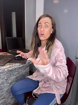 DivineAmely live sex cam