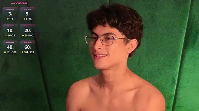 Aaron_Eze live sex cam