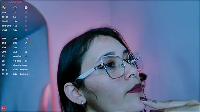 ScarlettRedsins live sex cam