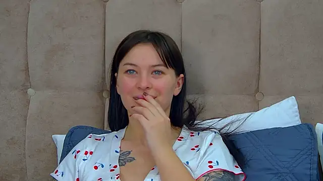 AlexandraBloom's cam snapshot